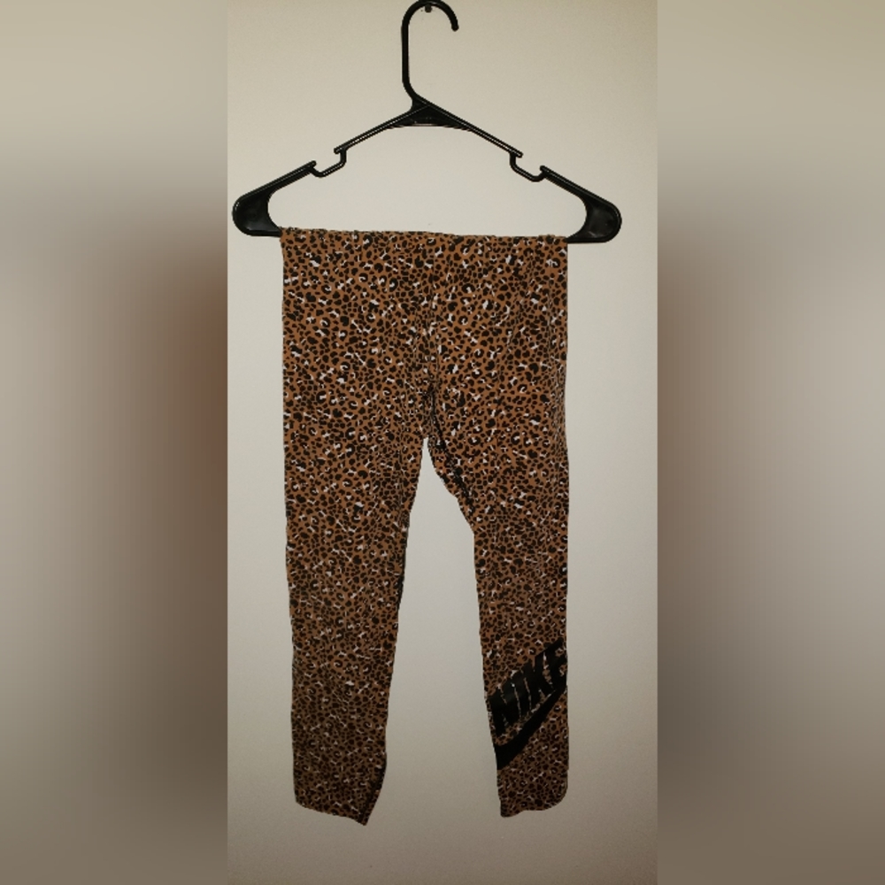 NIKE Leopard Print Leggings